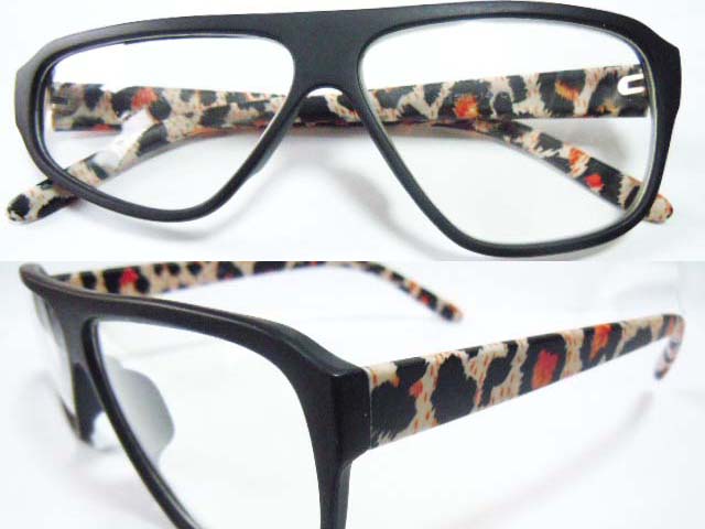 P082   Plastic Injection Eyeglass Frame