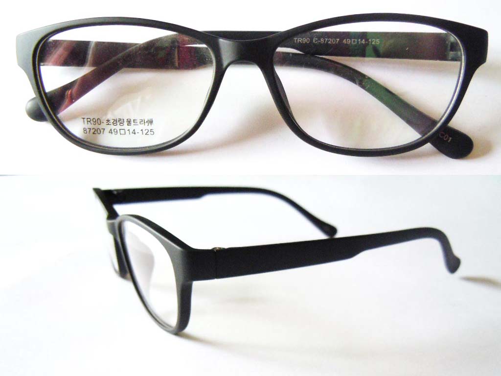 K069  Kids Children Eyeglass Frame