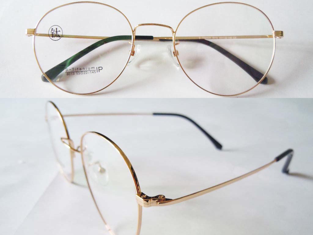 T082  Pure Titanium Eyeglass Frame