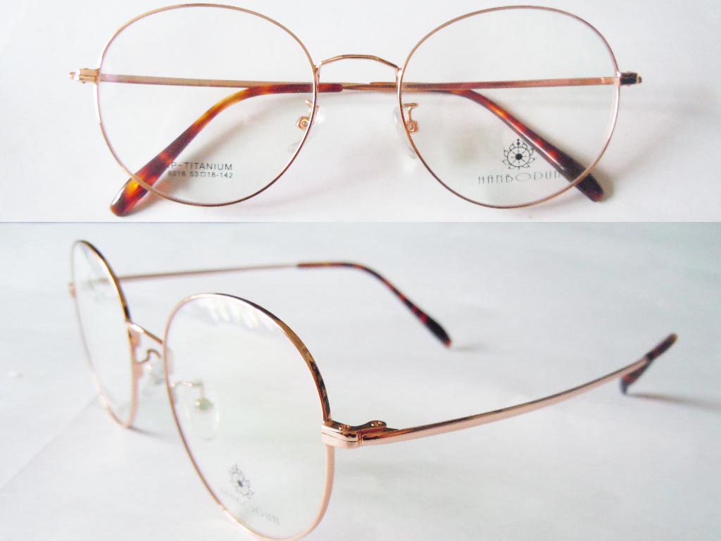 T105  Pure Titanium Eyeglass Frame