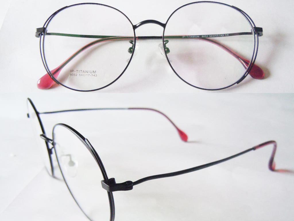 T121  Pure Titanium Eyeglass Frame