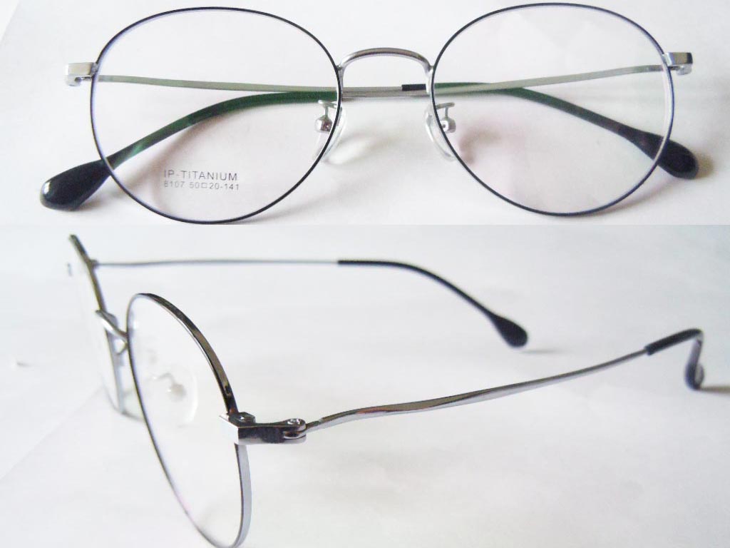 T128  Pure Titanium Eyeglass Frame